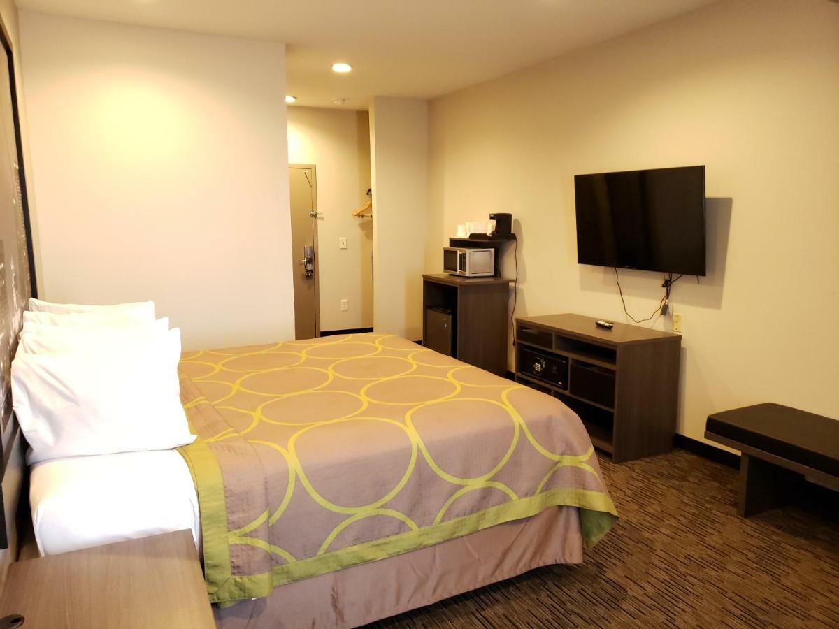 Отель Super 8 By Wyndham St. Louis North Экстерьер фото